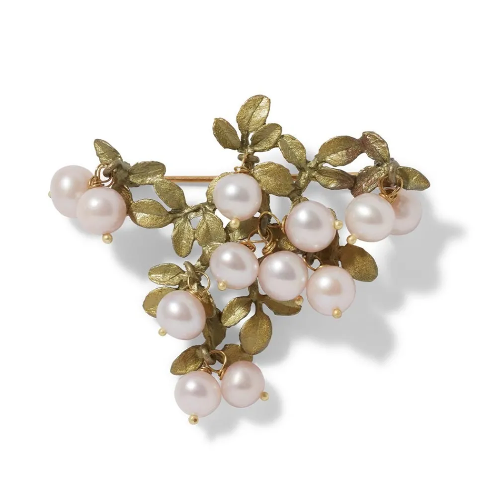 blushing_berries_brooch_0.webp Blushing Berries Brooch*The Met Store Fashion