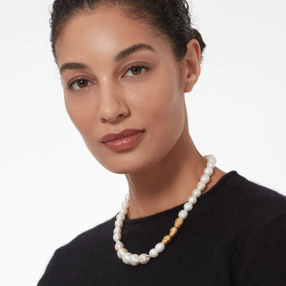 cypriot_twist_pearl_necklace_1.webp Cypriot Twist Pearl Necklace*The Met Store Fashion