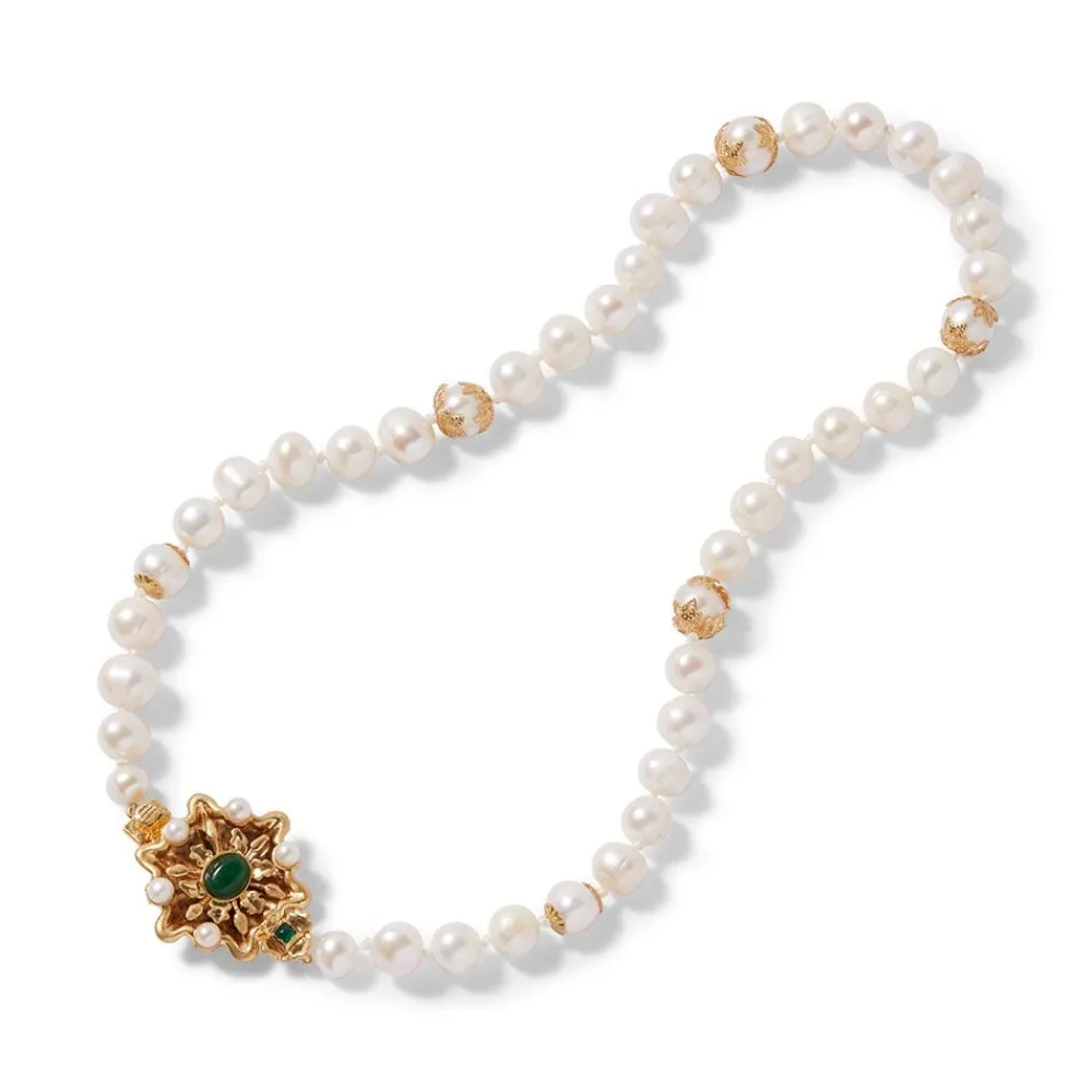 french_amor_statement_necklace_2.webp French Amor Statement Necklace*The Met Store Online