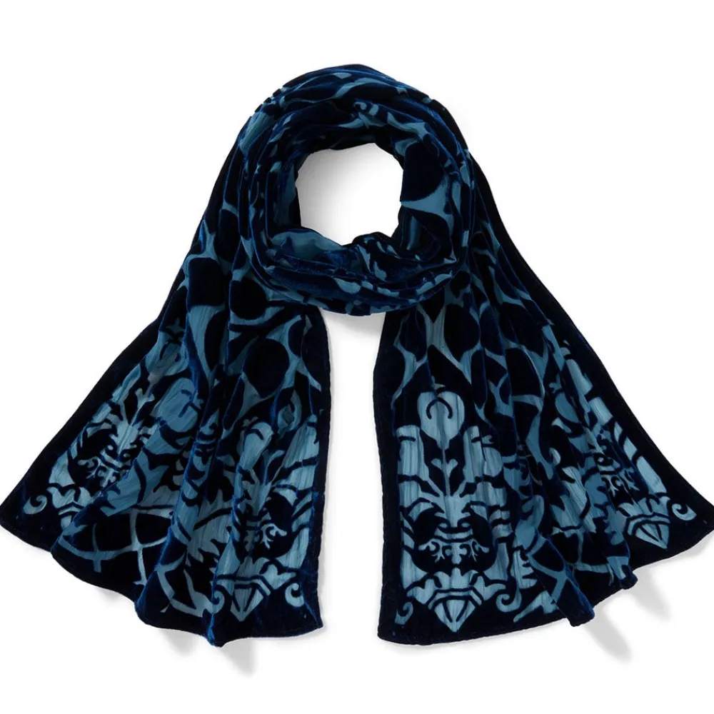 italian_marriage_emblems_scarf_5.webp Italian Marriage Emblems Scarf*The Met Store Sale