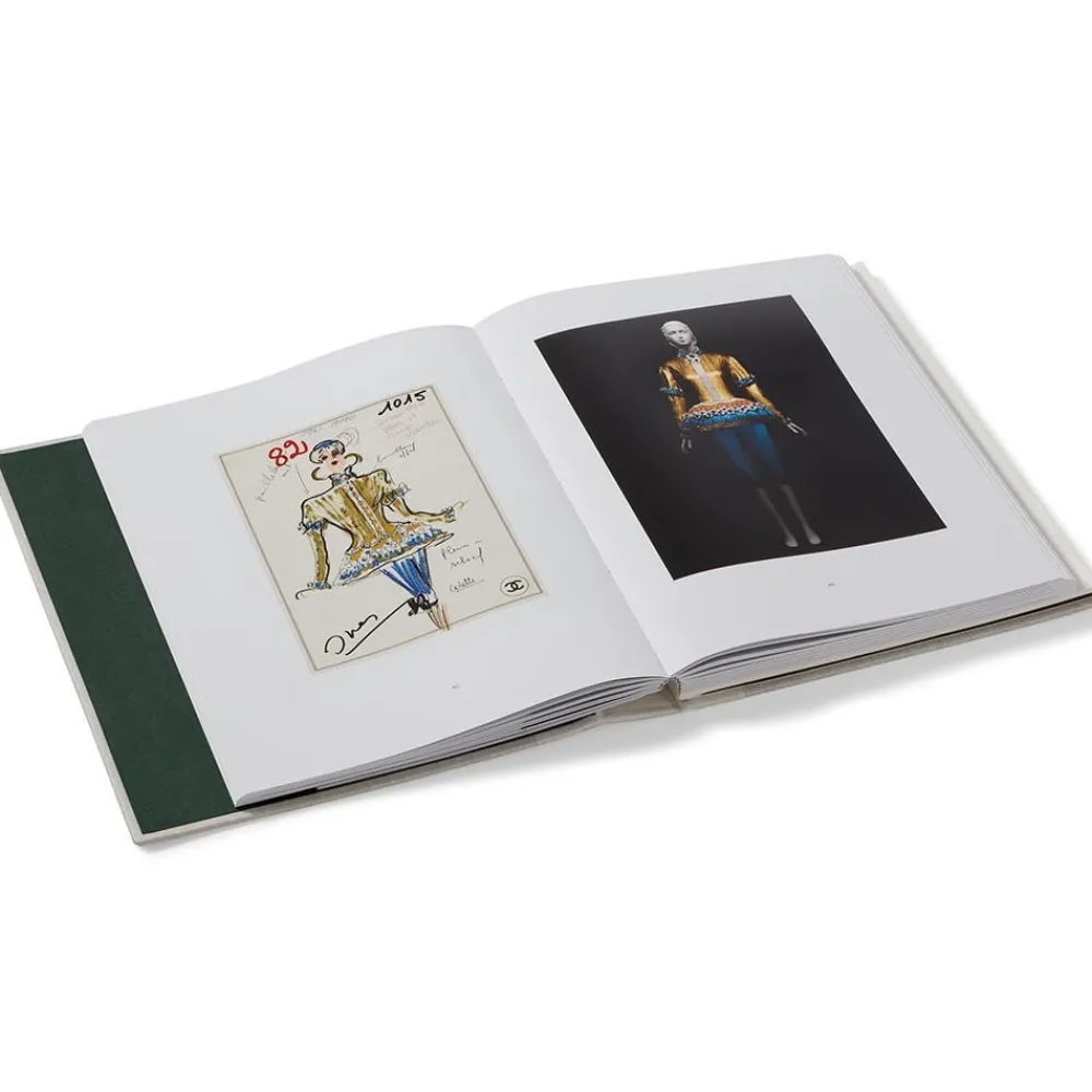 karl_lagerfeld_a_line_of_beauty_2.webp Karl Lagerfeld: A Line of Beauty*The Met Store Outlet