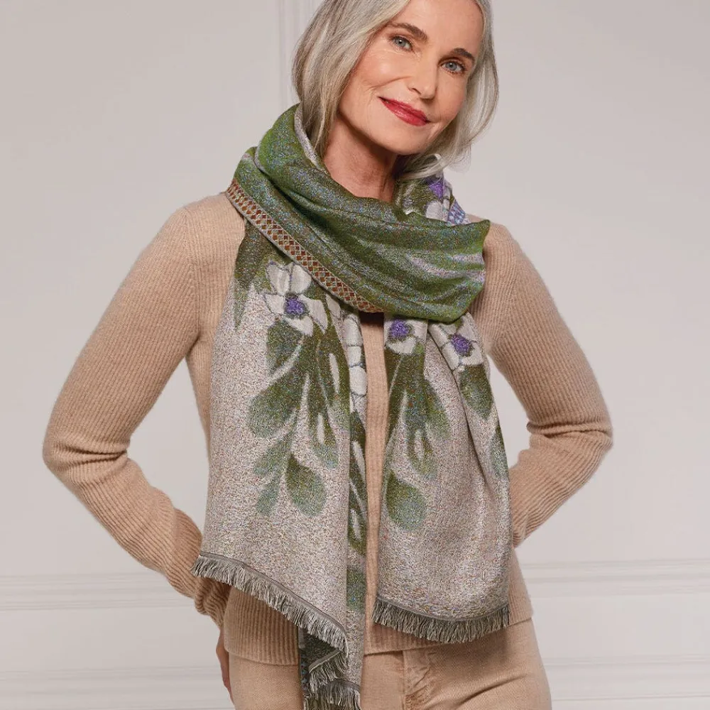 louis_c_tiffany_gladioli_woolblend_shawl_1.webp Louis C. Tiffany Gladioli Wool-Blend Shawl*The Met Store New