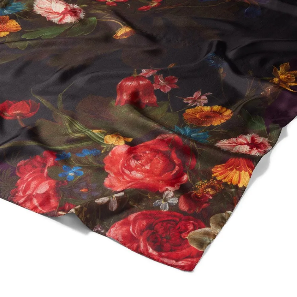 peeters_bouquet_of_flowers_oversize_oblong_scarf_3.webp Peeters Bouquet of Flowers Oversize Oblong Scarf*The Met Store Best