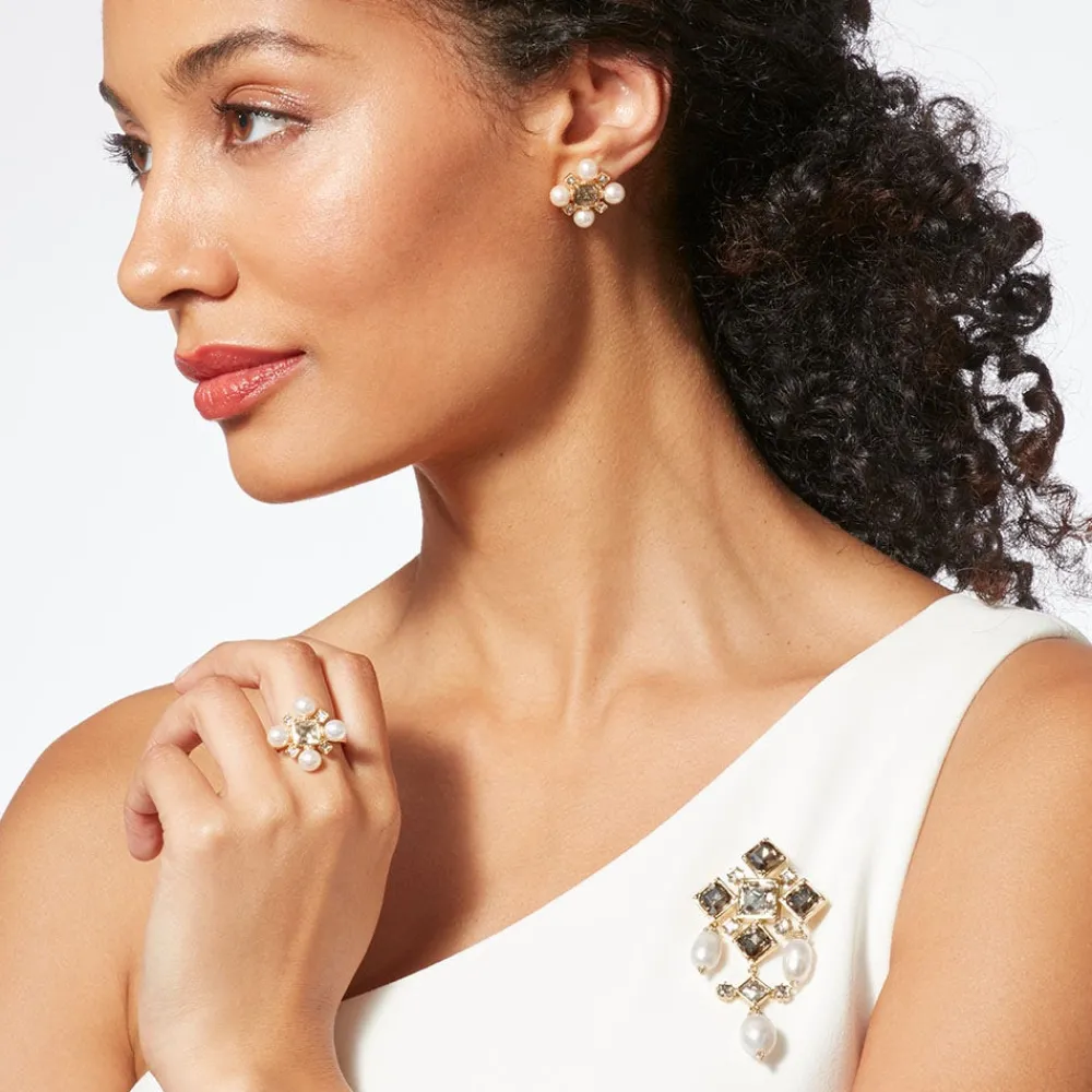 royal_tudor_cocktail_ring_3.webp Royal Tudor Cocktail Ring*The Met Store Cheap