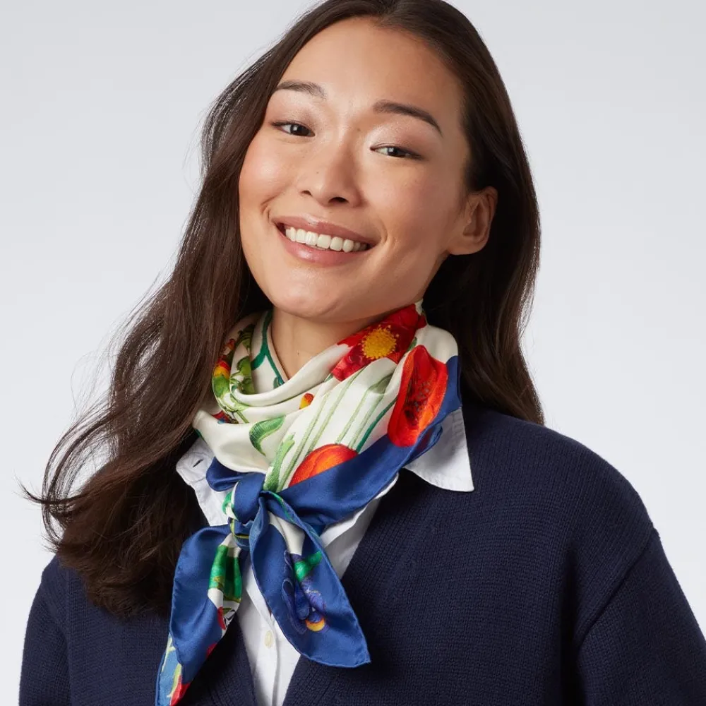 the_met_cloisters_garden_square_silk_scarf_1.webp The Met Cloisters Garden Square Silk Scarf*The Met Store Discount