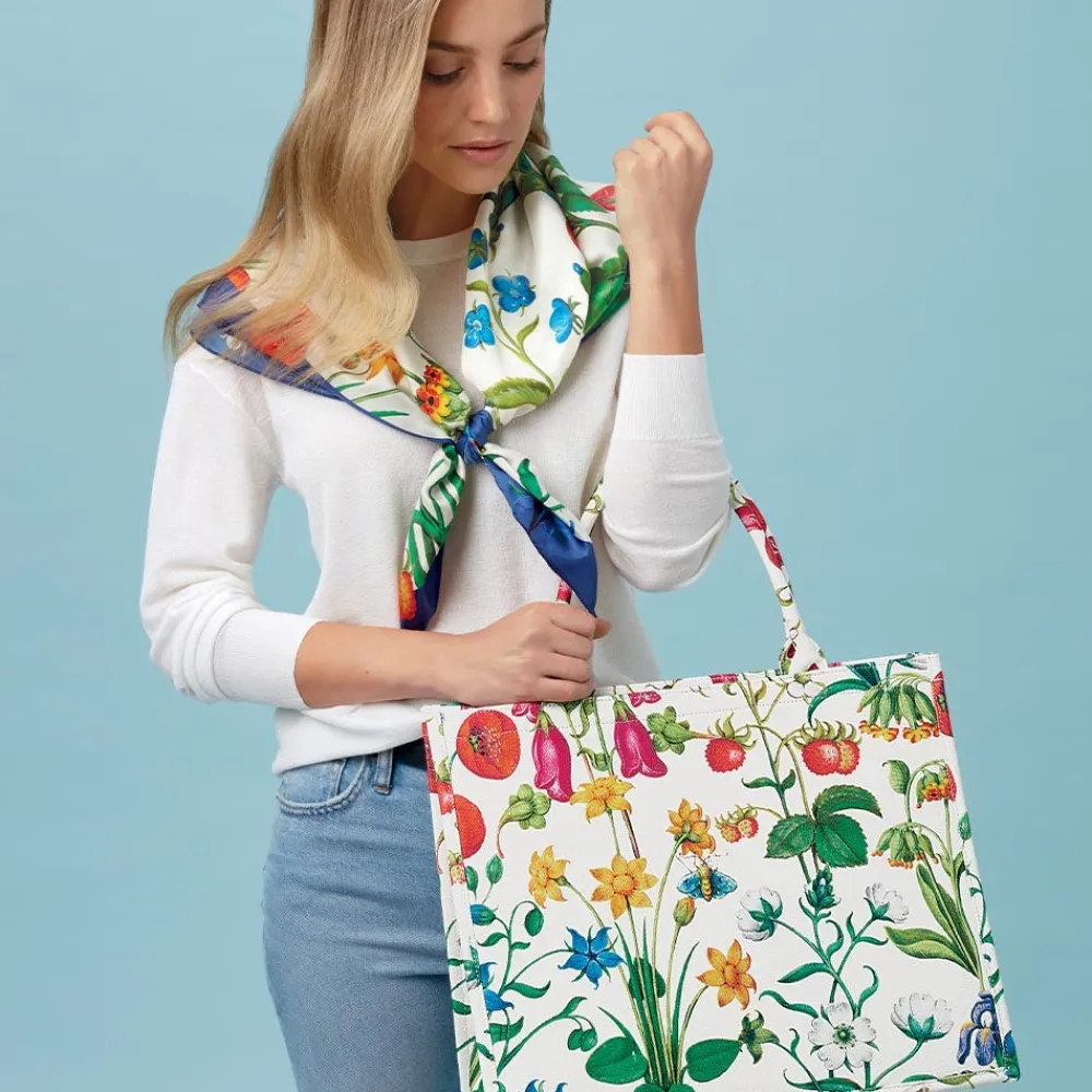 the_met_cloisters_garden_square_silk_scarf_7.webp The Met Cloisters Garden Square Silk Scarf*The Met Store Discount