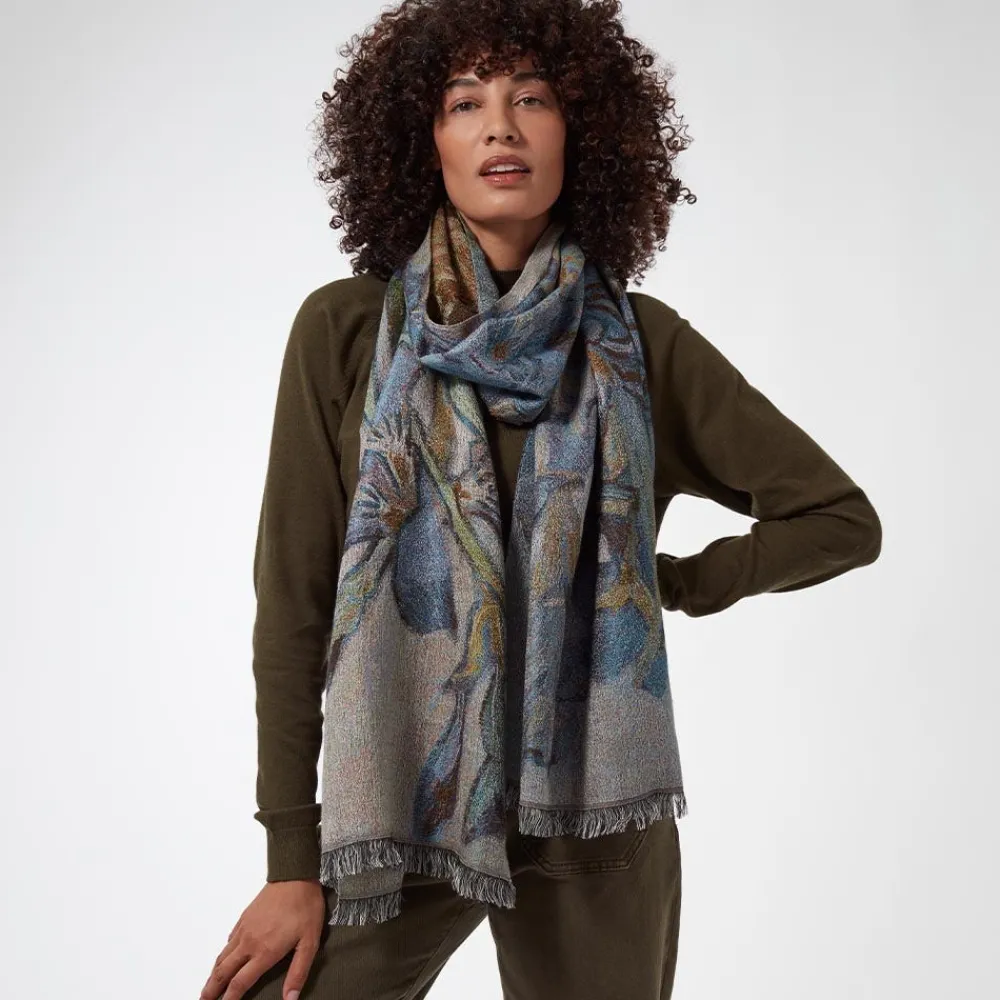 van_gogh_irises_woolblend_shawl_1.webp Van Gogh Irises Wool-Blend Shawl*The Met Store Best