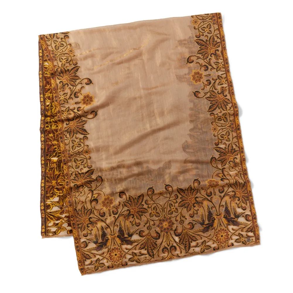 victorian_foliate_jacquard_shawl_3.webp Victorian Foliate Jacquard Shawl*The Met Store Discount