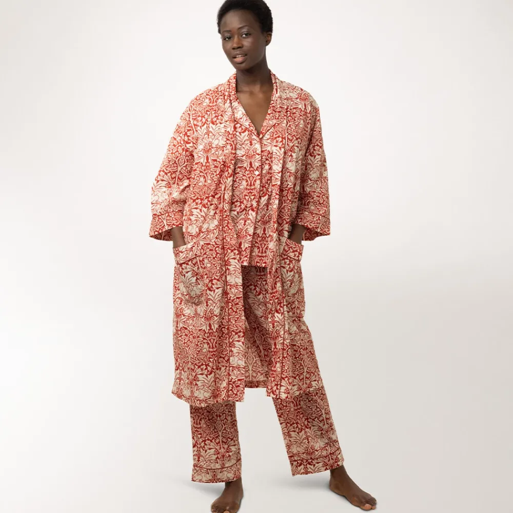 william_morris_brother_rabbit_unisex_cotton_robe_5.webp William Morris Brother Rabbit Unisex Cotton Robe*The Met Store New